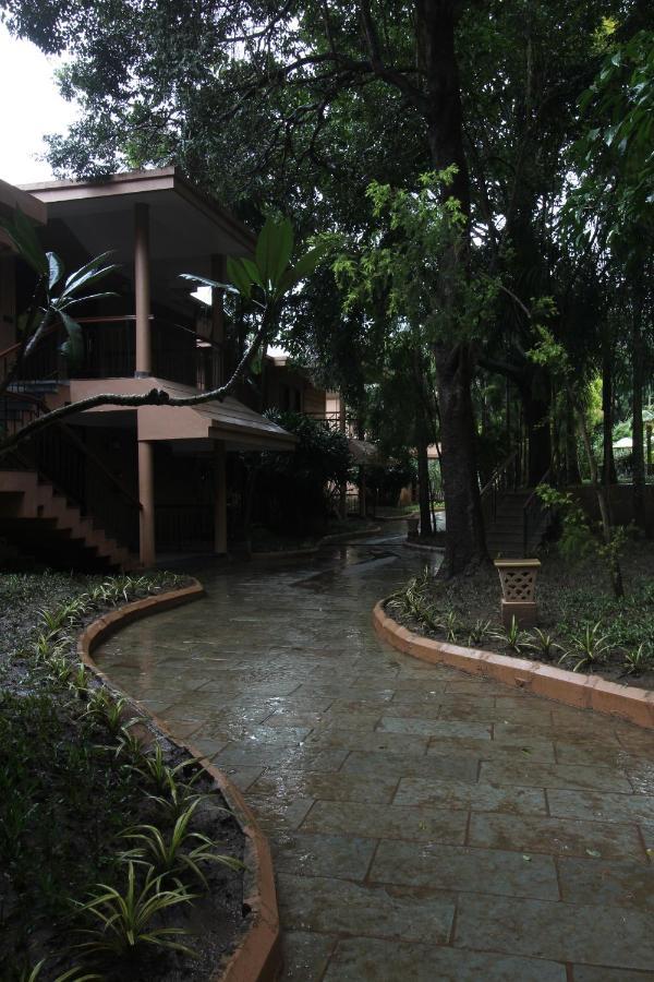 Regenta Jungle Resort Kabini Springs Begūr Kültér fotó